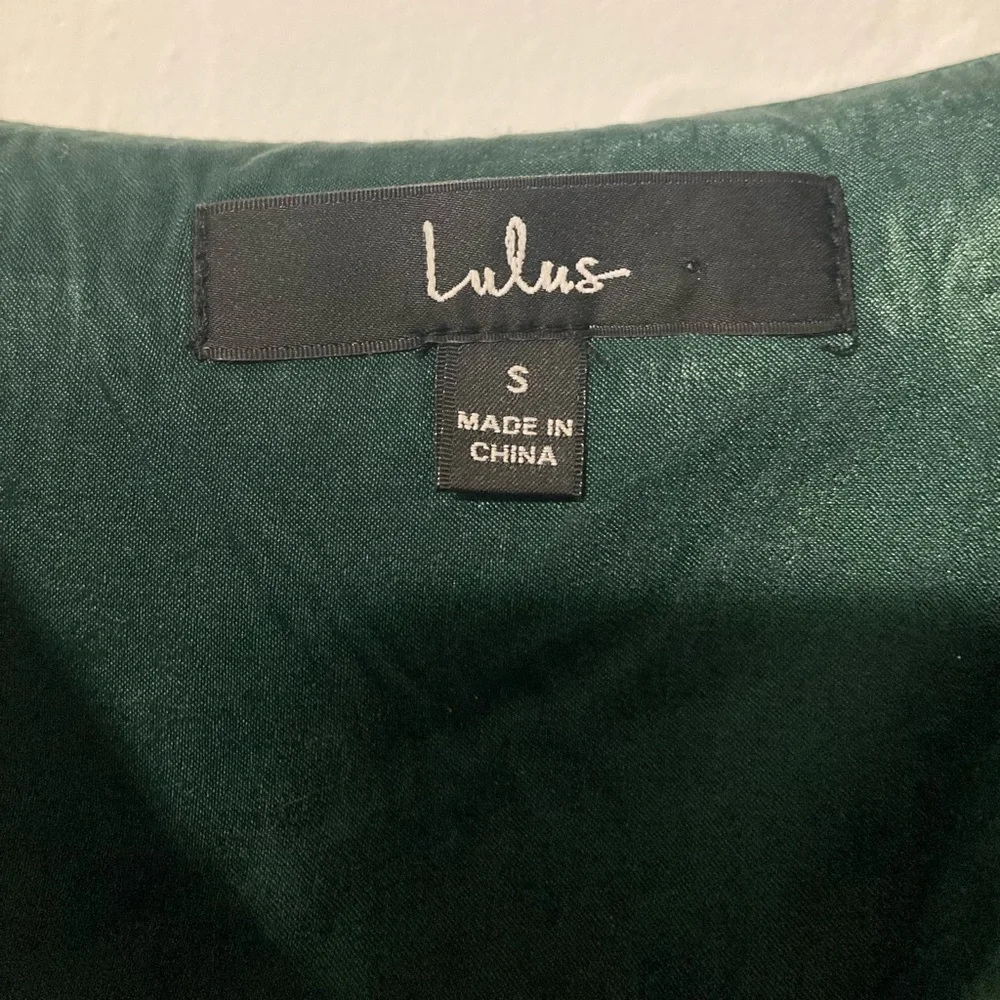 Small lulus dress. Brand new never worn - Picture 4 of 6